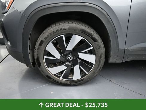 Used 2024 Volkswagen Atlas Cross Sport SE image 15
