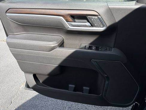 Used 2025 GMC Sierra 1500 SLT RWD image 25