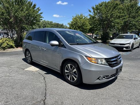 Used 2016 Honda Odyssey Touring image 4