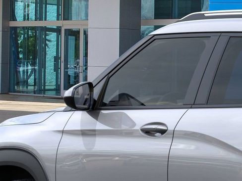 New 2026 Chevrolet TrailBlazer LT w/ LT Cold Weather Package FWD image 38