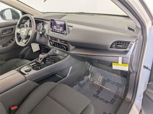 Used 2026 Nissan Rogue S AWD/4WD image 30