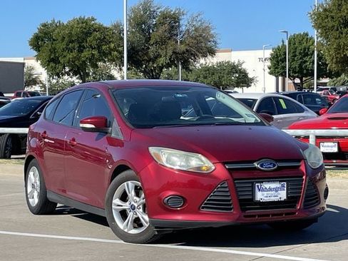 Used 2014 Ford Focus SE FWD image 2
