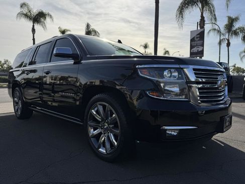 Used 2020 Chevrolet Suburban Premier image 9