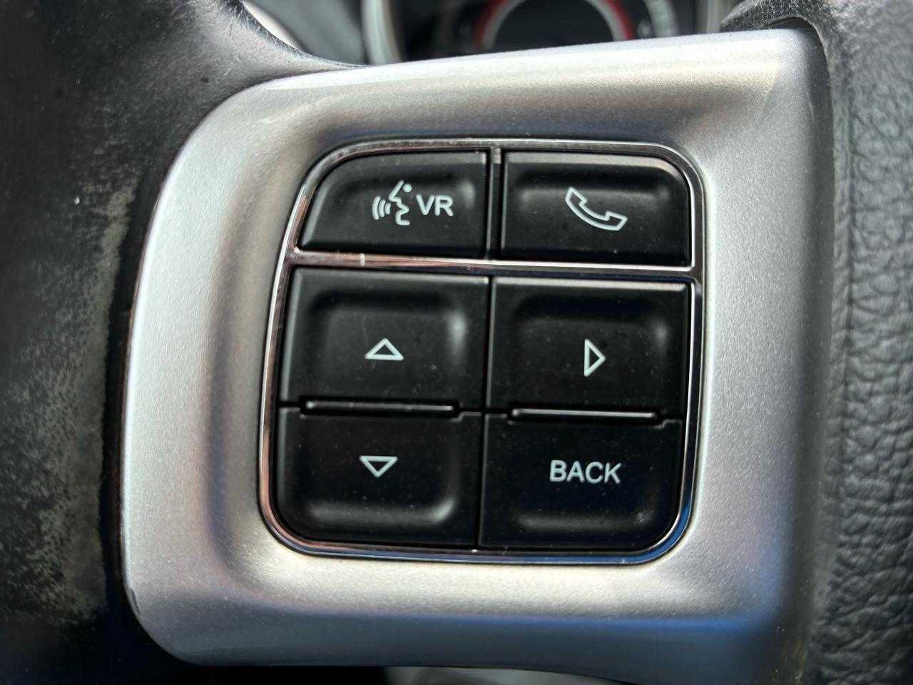 Used 2015 Dodge Journey SXT FWD image 19