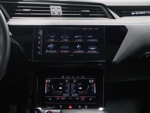 Used 2023 Audi e-tron S Premium Plus w/ Black Optic Package AWD/4WD image 19