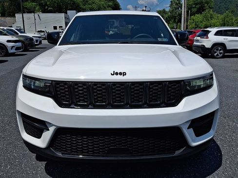 Certified 2023 Jeep Grand Cherokee Altitude AWD/4WD image 5