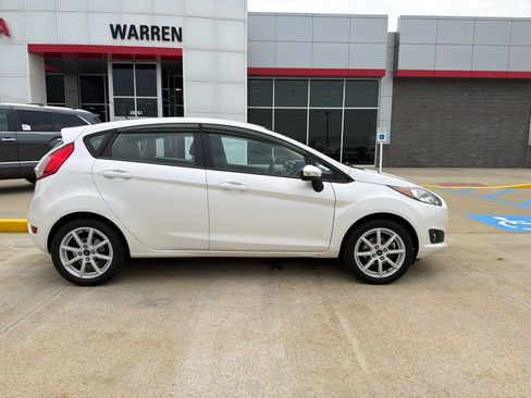 Used 2016 Ford Fiesta SE w/ Equipment Group 201A FWD image 10