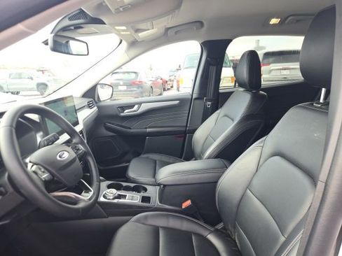 Used 2025 Ford Escape Platinum image 15