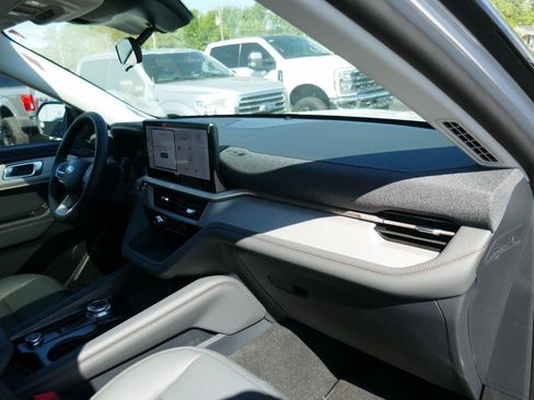 New 2026 Ford Explorer Active w/ Active Comfort Package AWD/4WD image 12