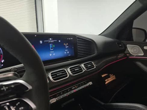 Used 2025 Mercedes-Benz GLS 63 AMG 4MATIC image 5