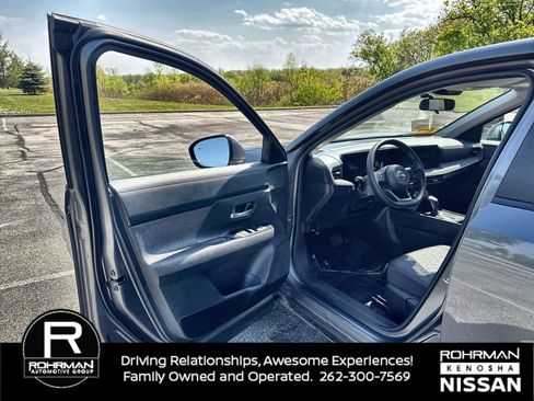 Used 2025 Nissan Kicks SV AWD/4WD image 10