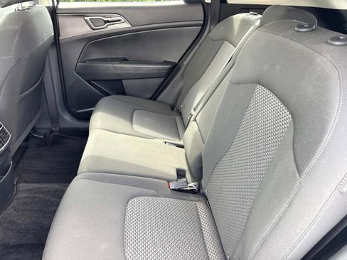 Used 2024 Kia Sportage LX AWD/4WD image 14