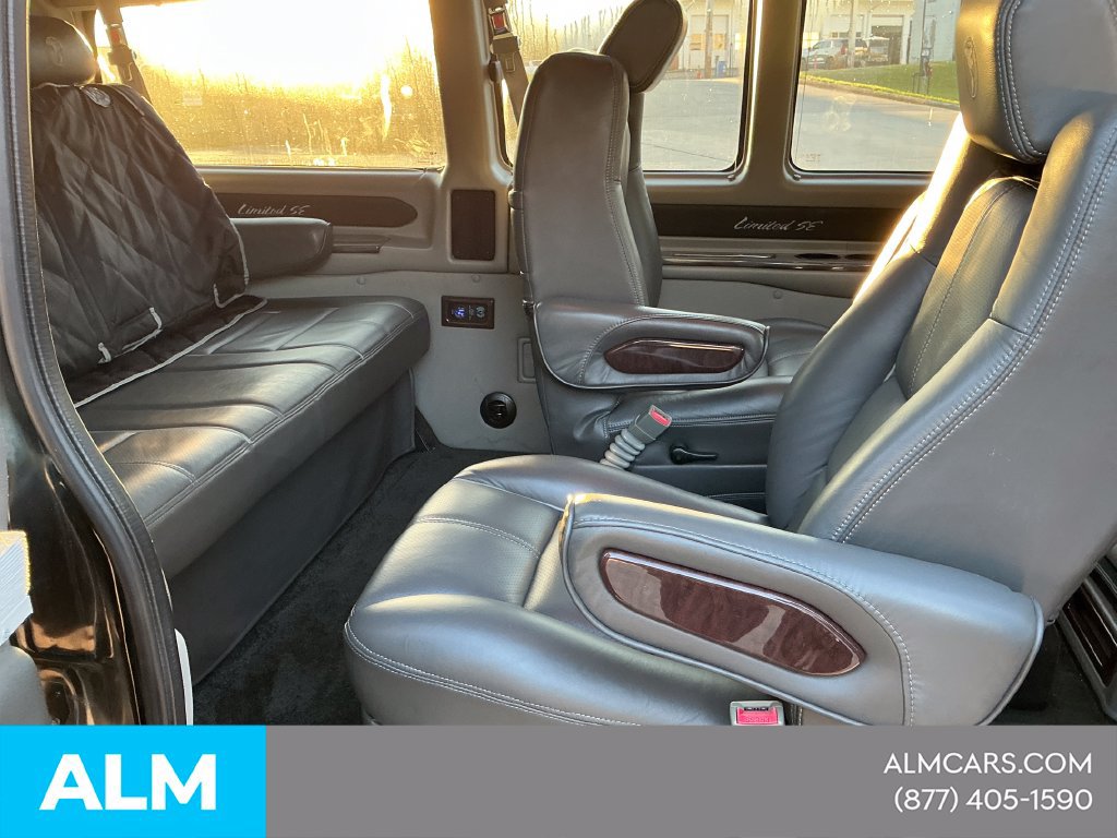 Used 2017 GMC Savana 2500 RWD image 11