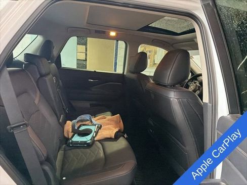 Used 2025 Nissan Pathfinder Platinum w/ Cargo Package AWD/4WD image 7