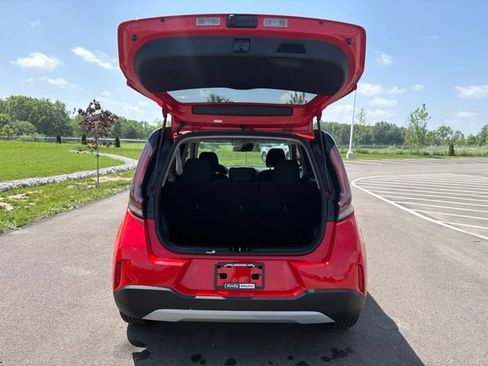 Used 2024 Kia Soul LX w/ Option Group 015 FWD image 9