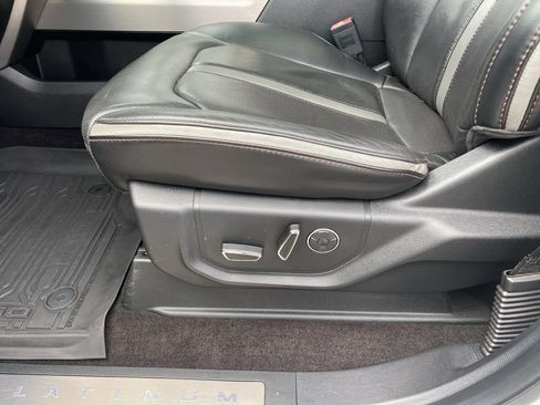 Used 2018 Ford F150 Platinum w/ Equipment Group 701A Luxury AWD/4WD image 12