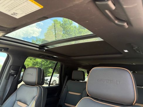 Used 2023 GMC Yukon AT4 w/ LPO, Floor Liner Package AWD/4WD image 5
