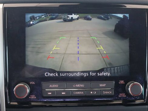 Used 2021 Nissan Titan SV w/ SV Convenience Package AWD/4WD image 24