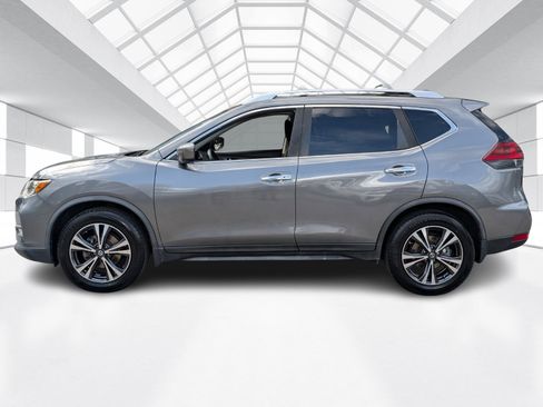 Certified 2019 Nissan Rogue SV w/ Premium Package image 4