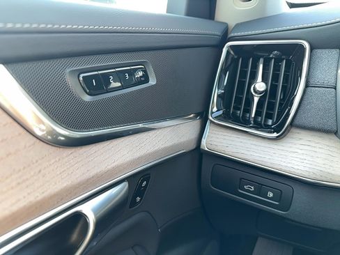 Certified 2025 Volvo XC90 T8 Core w/ Protection Package AWD/4WD image 19