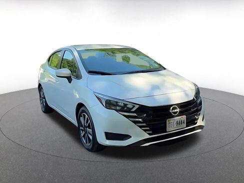 Used 2025 Nissan Versa SV FWD image 3