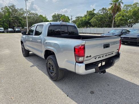 Used 2022 Toyota Tacoma SR AWD/4WD image 4