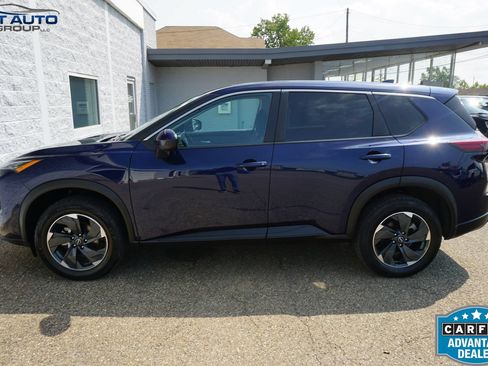 Used 2024 Nissan Rogue SV AWD/4WD image 13