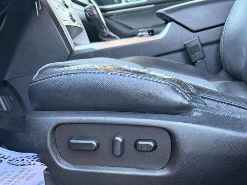 Used 2015 Ford Explorer XLT w/ Equipment Group 202A image 8