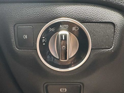 Used 2016 Mercedes-Benz CLA 250 image 32