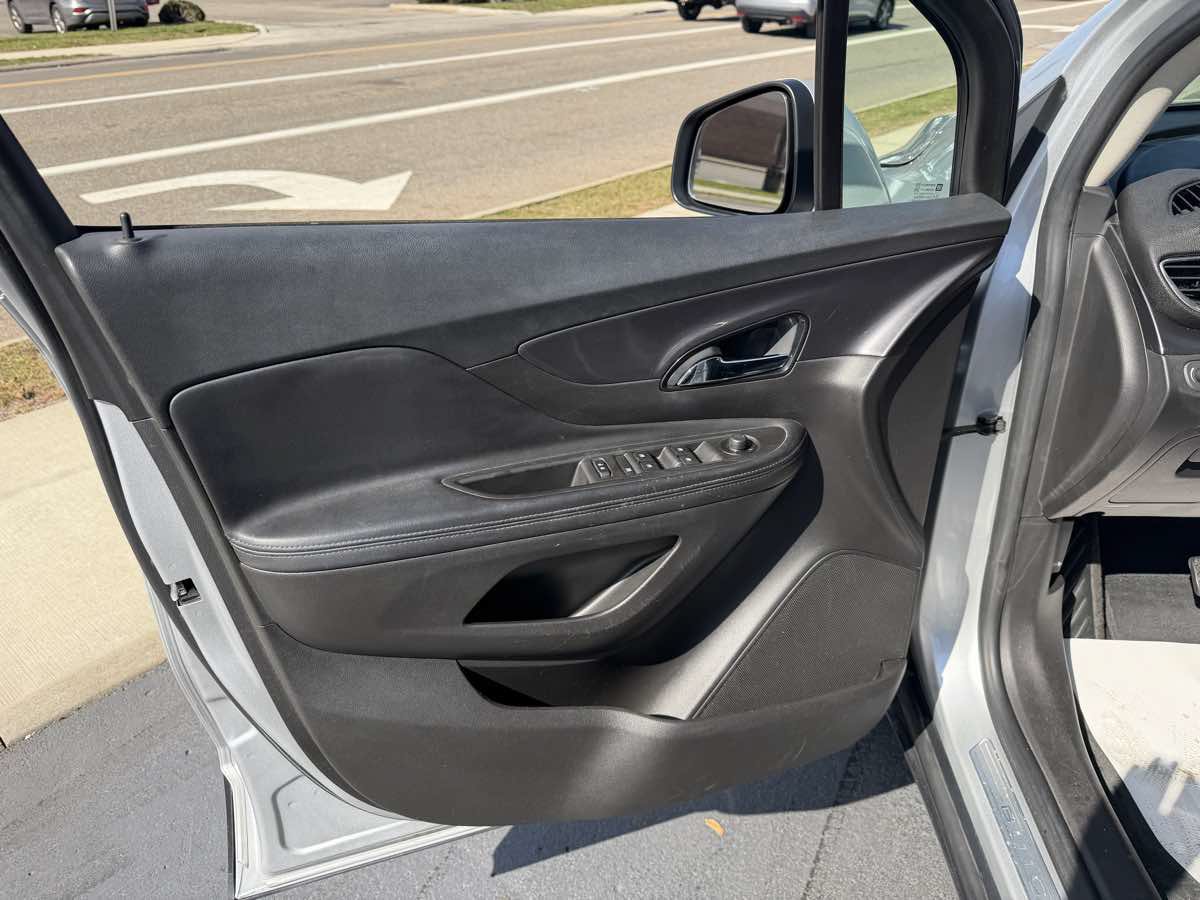 Used 2019 Buick Encore Preferred FWD image 11