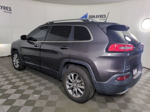 Used 2018 Jeep Cherokee Limited AWD/4WD image 3
