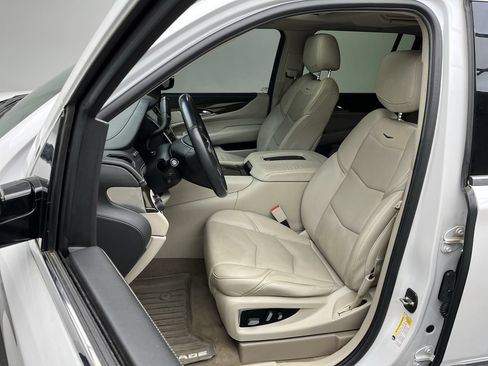 Used 2018 Cadillac Escalade ESV Premium Luxury AWD/4WD image 11