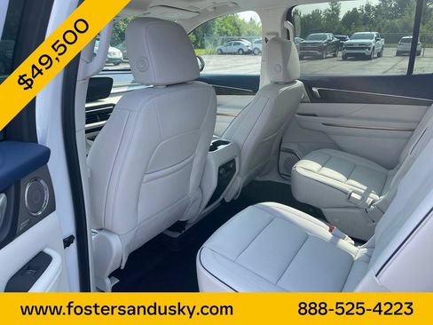 Used 2025 Buick Enclave Avenir w/ Super Cruise Package FWD image 15