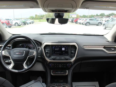 Used 2022 GMC Acadia Denali w/ Denali Ultimate Package AWD/4WD image 18