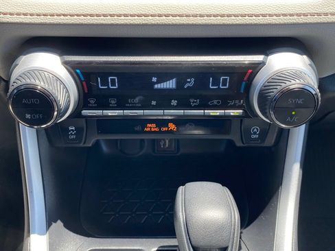 Used 2025 Toyota RAV4 XLE FWD image 24