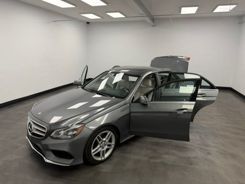 Used 2016 Mercedes-Benz E 350 4MATIC Sedan w/ Premium Package image 23
