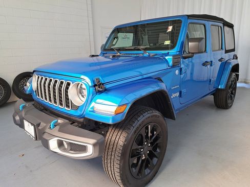 Used 2024 Jeep Wrangler Unlimited Sahara image 2