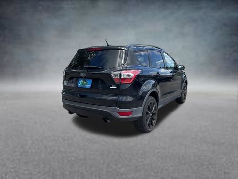 Used 2017 Ford Escape SE w/ SE Sport Appearance Package FWD image 5