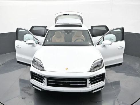 New 2025 Porsche Cayenne S image 27