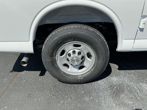 New 2026 Chevrolet Express 2500 w/ Driver Convenience Package RWD image 8