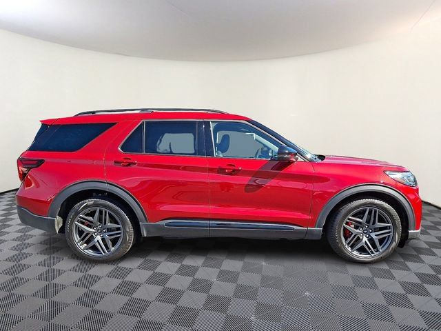 Certified 2025 Ford Explorer ST AWD/4WD image 7