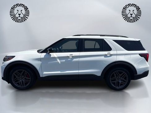 Used 2025 Ford Explorer ST w/ Sun And Sound Package AWD/4WD image 8