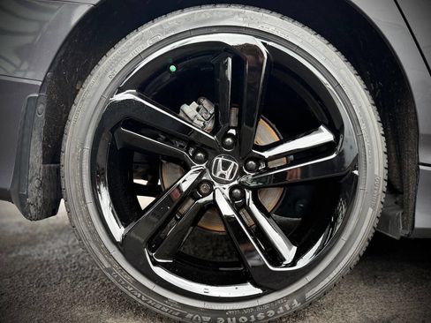 Used 2018 Honda Accord Sport image 17