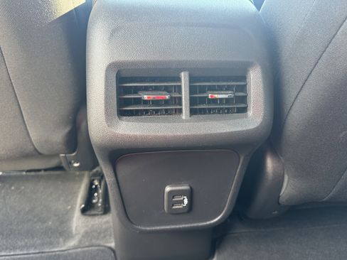 Used 2024 Chevrolet Equinox LS w/ LS Convenience Package image 8