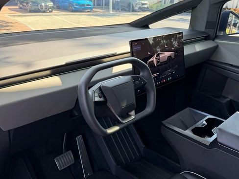 Used 2025 Tesla Cybertruck AWD Crew Cab image 11