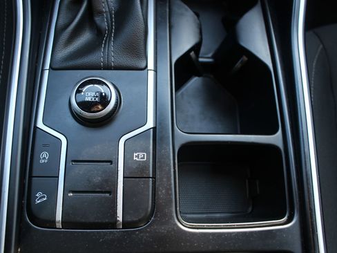 Used 2023 Kia Sorento LX image 35