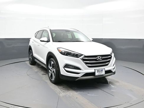 Used 2017 Hyundai Tucson Sport image 3