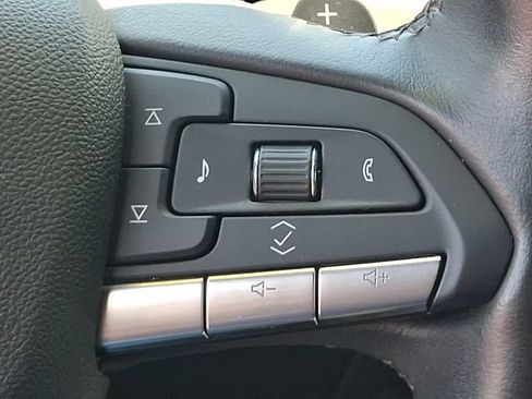 Used 2025 Cadillac XT4 Premium Luxury FWD image 22