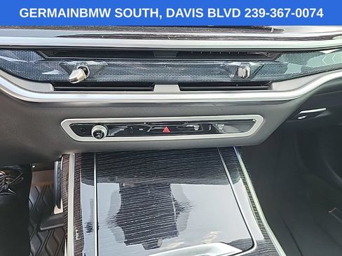 Used 2025 BMW X7 xDrive40i w/ M Sport Package AWD/4WD image 17