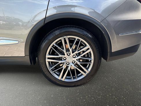 Used 2024 Acura MDX SH-AWD w/ Advance Package image 9